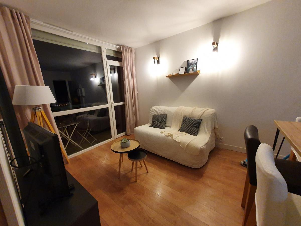 T2 Lumineux Centre Proche Metro, Parking Gratuit,1 Chambre, 1 Grande Piece A Vivre *
